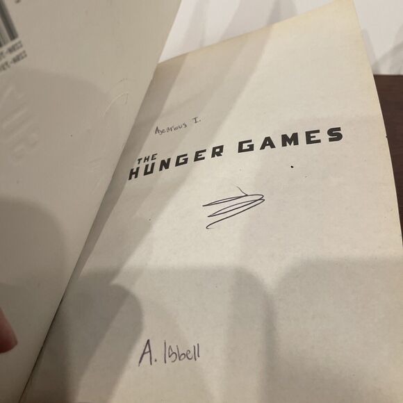 Hunger Games Ser.: The Hunger Games by Suzanne Collins (2010, Trade Paperback) - Picture 7 of 10